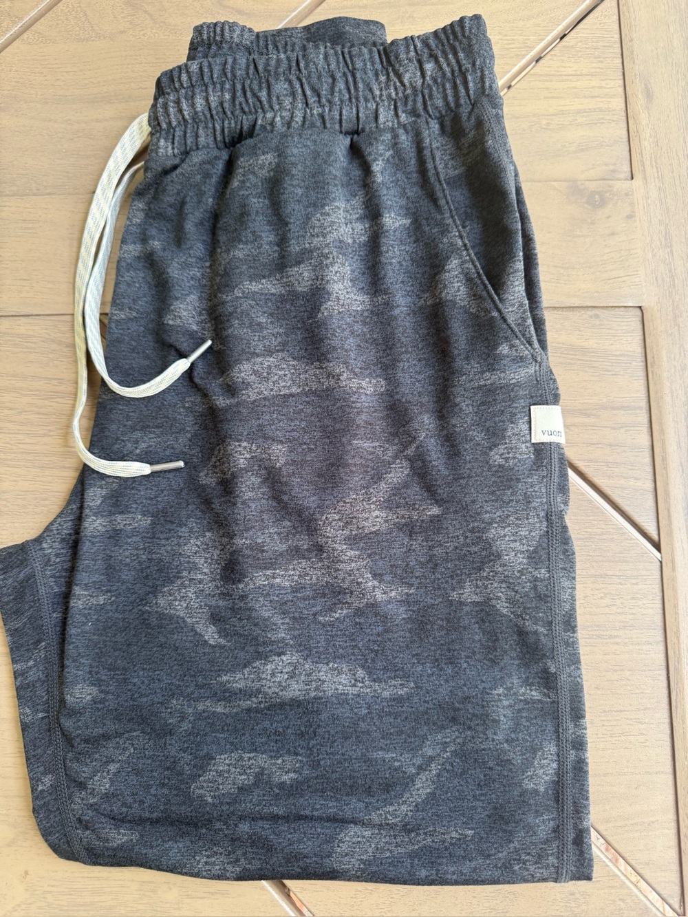 Vuori Women’s Performance Jogger Color Charcoal Camo Size Medium